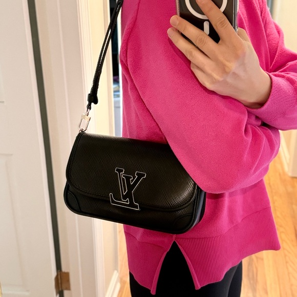 Louis Vuitton Black Shoulder Bag - Picture 9 of 10